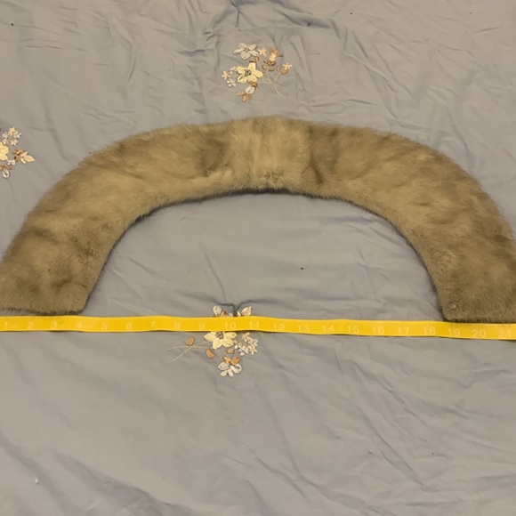 Vintage Fur Collar in Seal Gray - Picture 3 of 3